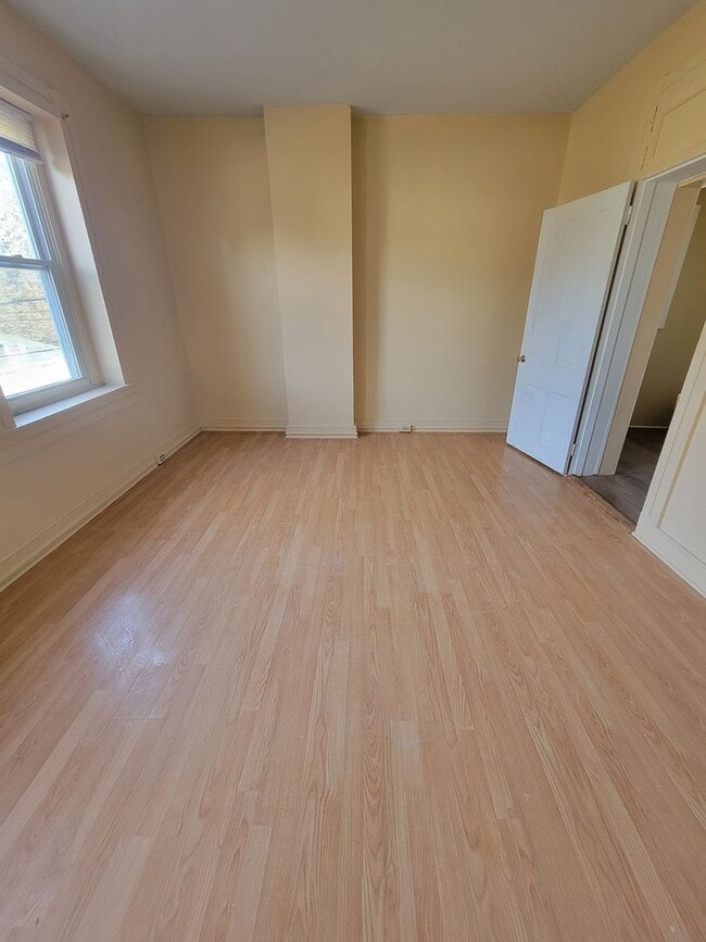 Building Photo - 3 N High St