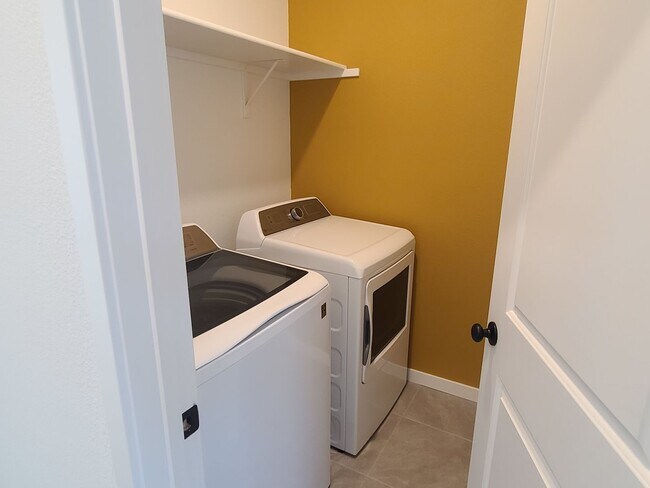 Building Photo - Three Bedroom Three Bathroom Home with Solar