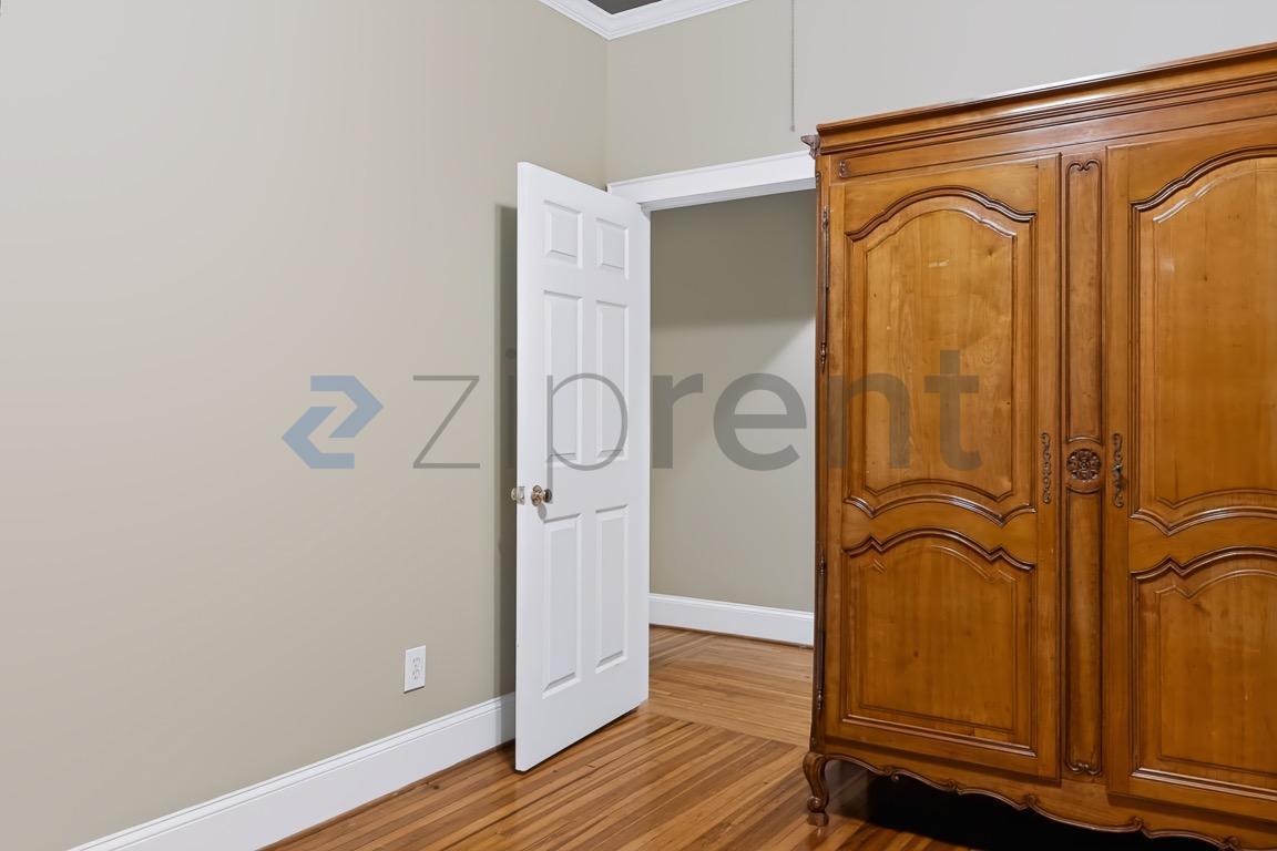 Building Photo - Unit Unit 102