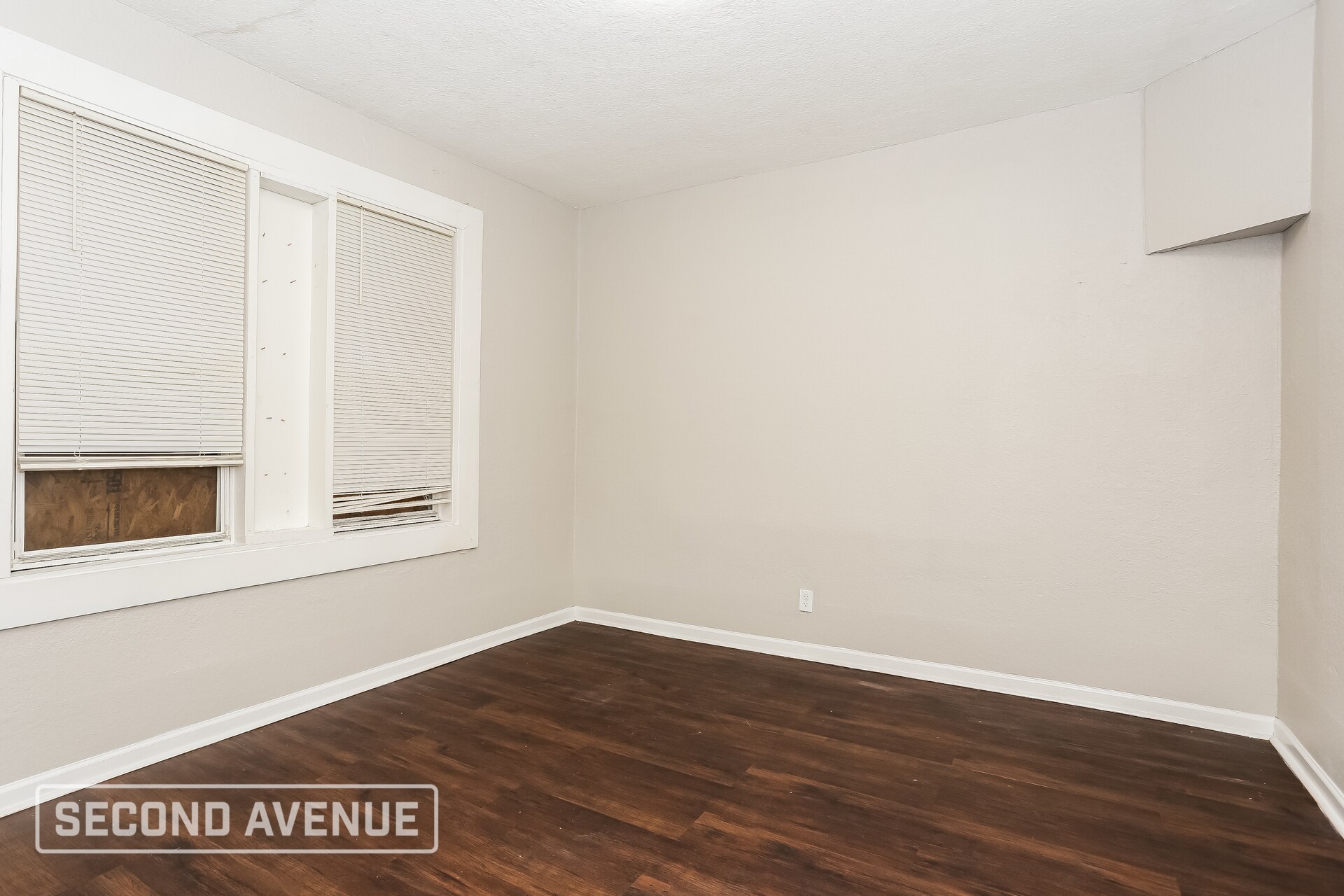 Building Photo - 1630 W 36th St