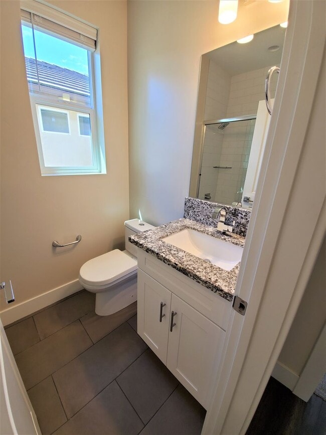Building Photo - Contemporary Greenhaven Home with Private Backyard & Smart Features