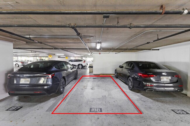 Building Photo - 343 Hobron Ln