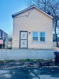 Building Photo - Two bedroom in West Louisville now available!