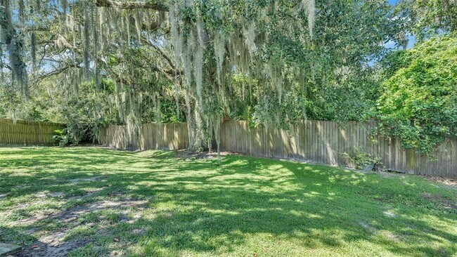 Building Photo - 6838 Glenbrook Dr