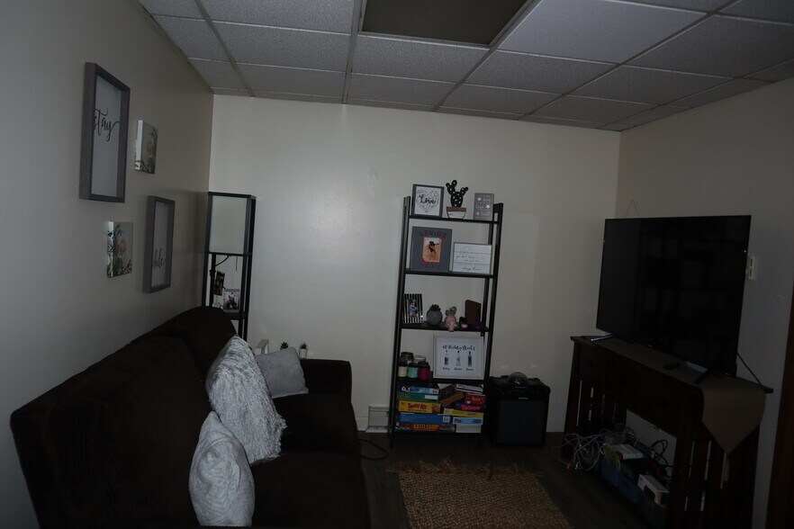 Building Photo - 415 East St