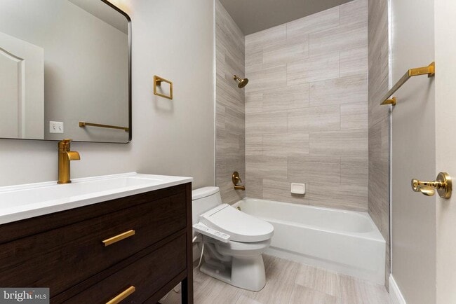 Building Photo - 1445 Mayhurst Blvd