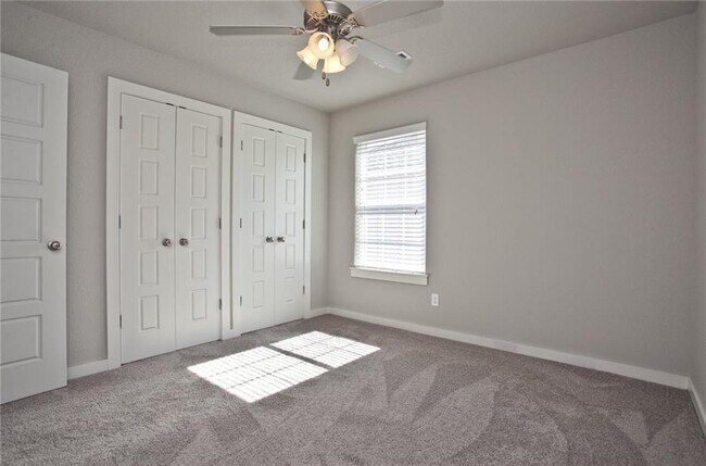 Building Photo - 3811 SW Peachwood Dr