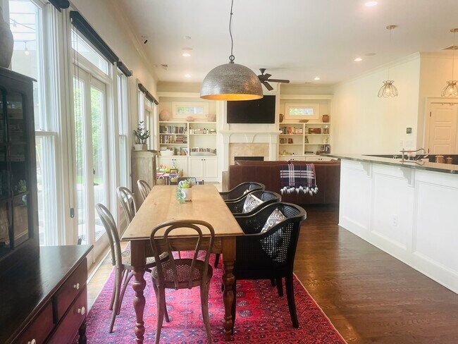 Building Photo - 245 Harben Pl