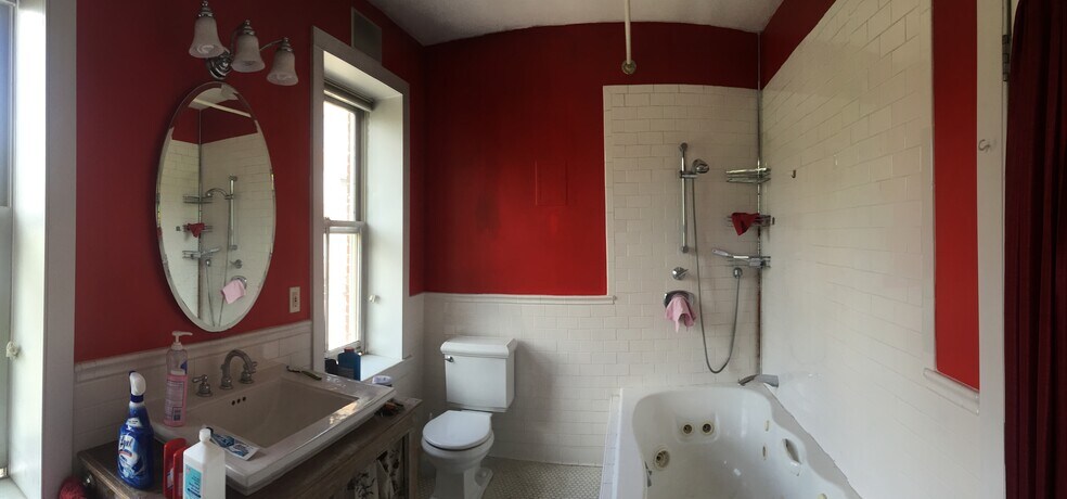 Building Photo - 12 Front St