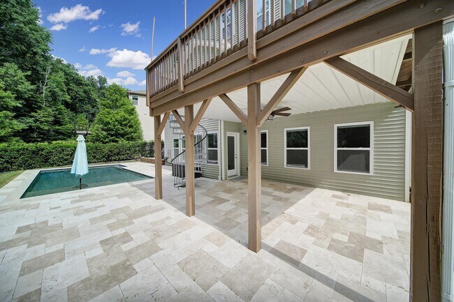 Building Photo - Gorgeous 4 Bed 3.5 Bath Home with Basement...