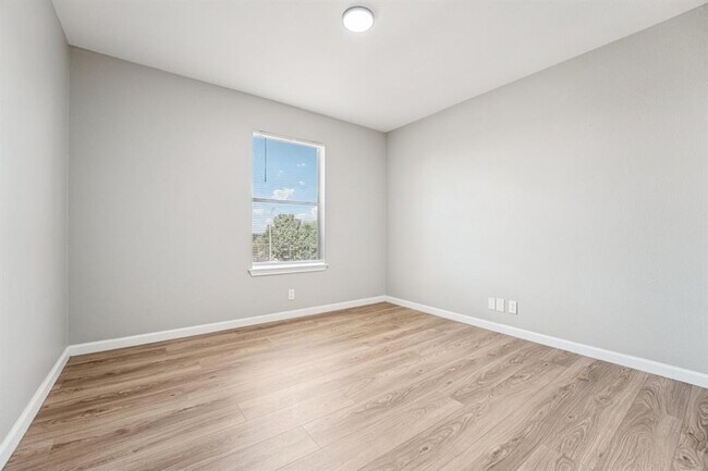 Building Photo - 429 Atlantis