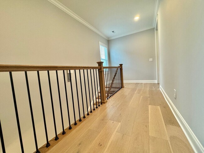 Building Photo - 3 bedroom home with 3.5 bathrooms and 2 Car Garage