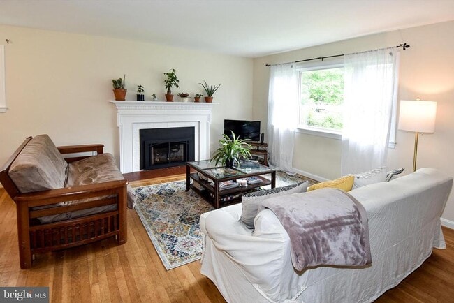 Building Photo - 6246 22nd Rd N