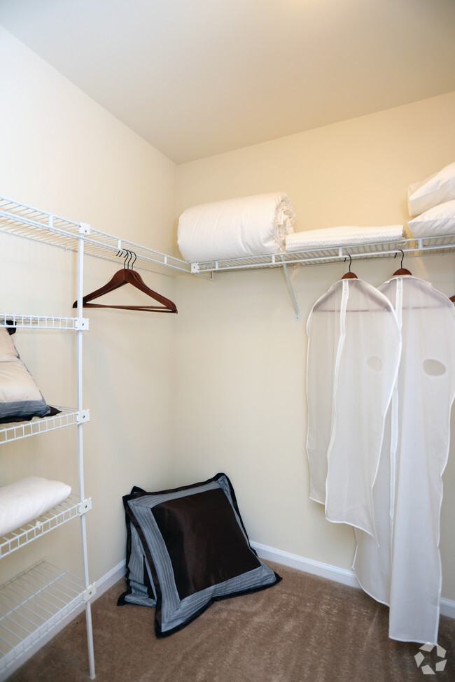 Bedroom Closet - Woodgate