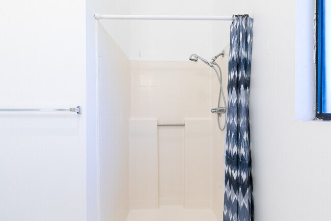 Building Photo - 2584 S Centinela Ave