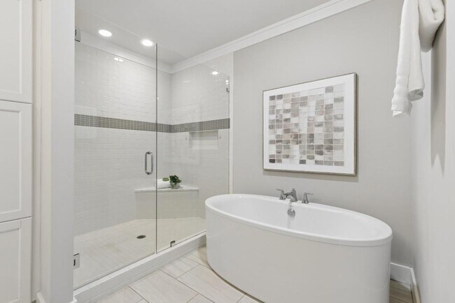 Building Photo - 2974 Hermance Dr NE