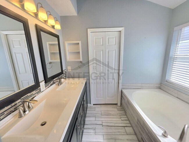 Building Photo - 6135 Wesley Brook Dr