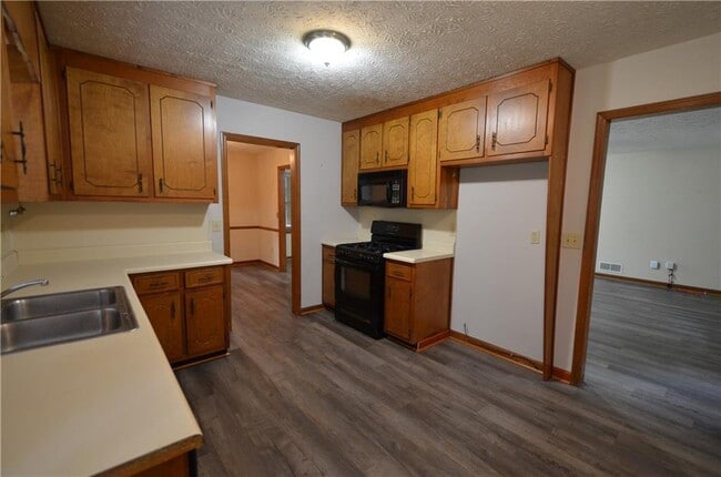 Building Photo - 4064 Stephanie Ct