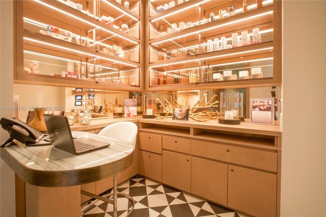 Building Photo - 801 S Miami Ave