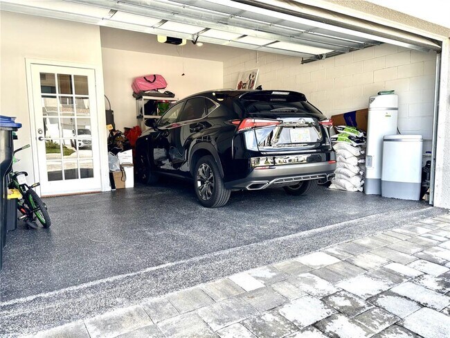 Building Photo - 921 Spring Palms Lp