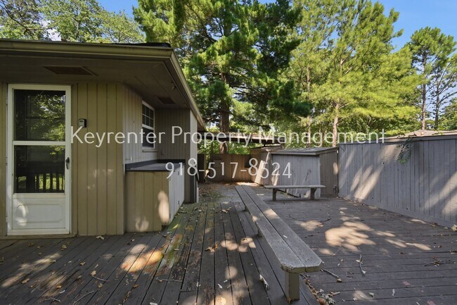 Building Photo - 3325 S Yorktown Ave