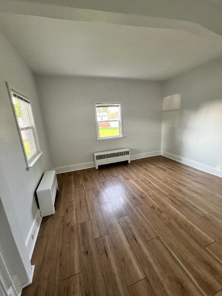 Building Photo - 213 S Hubbard St