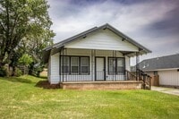 Building Photo - Single Family home Near SWOSU