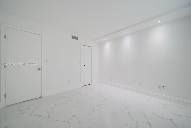 Building Photo - 14840 Naranja Lakes Blvd