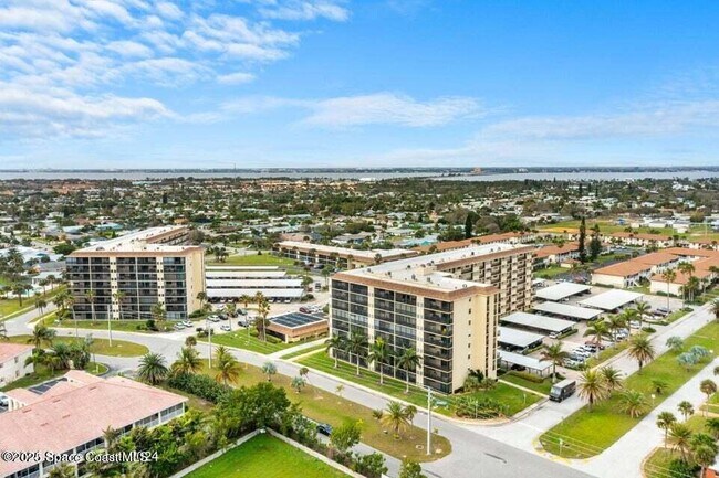 Building Photo - 500 Palm Springs Blvd