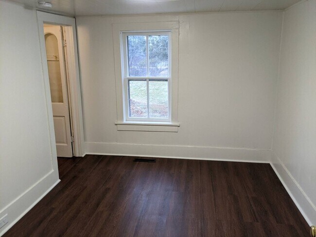 Building Photo - 711 Adler Rd