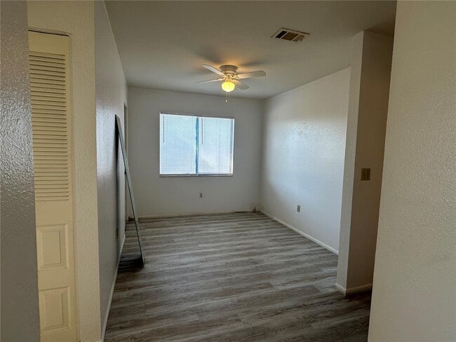 Building Photo - 8100 Pickwick Rd