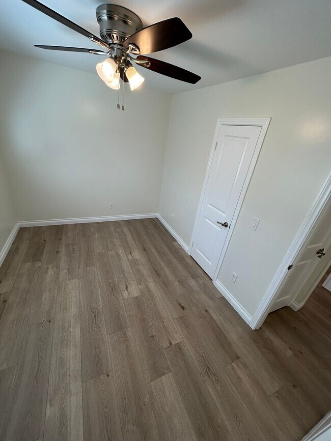 Building Photo - Stylish Remodel Near Beach & Downtown