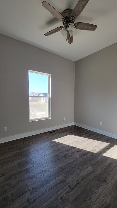 Building Photo - 405 Sugar Maple Ln