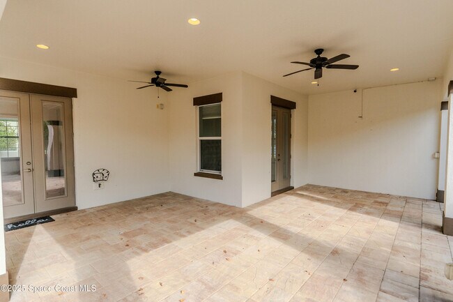 Building Photo - 2453 Rodina Dr