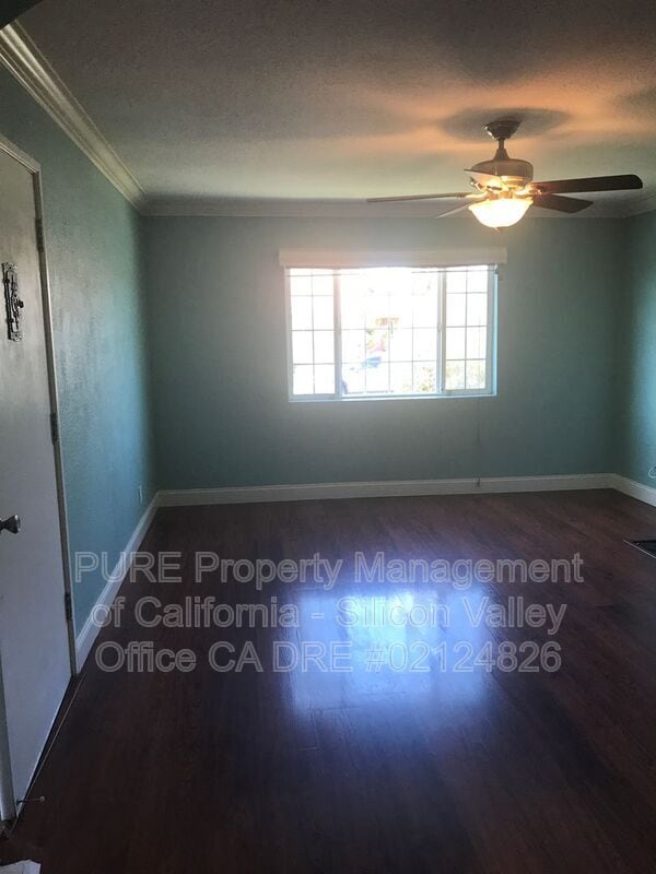 Building Photo - 1520 E St John St