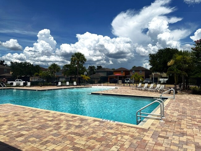 Building Photo - Updated Townhome in Gated Magnolia Park!