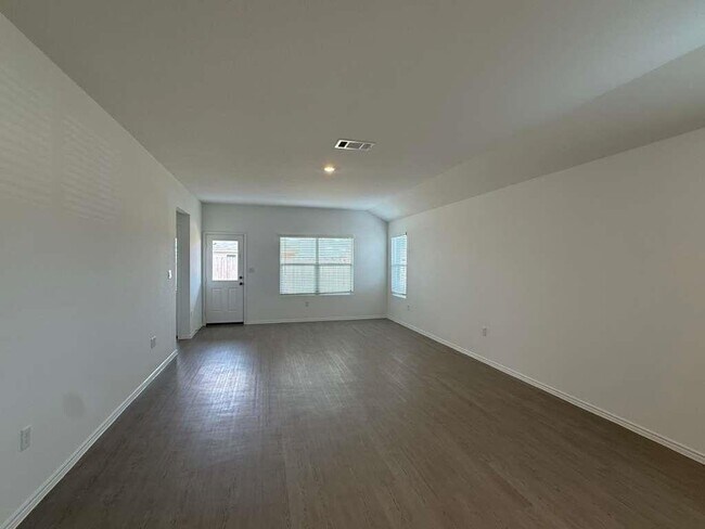 Building Photo - 223 Camargue Dr