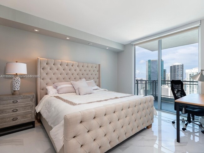 Building Photo - 92 SW 3rd St