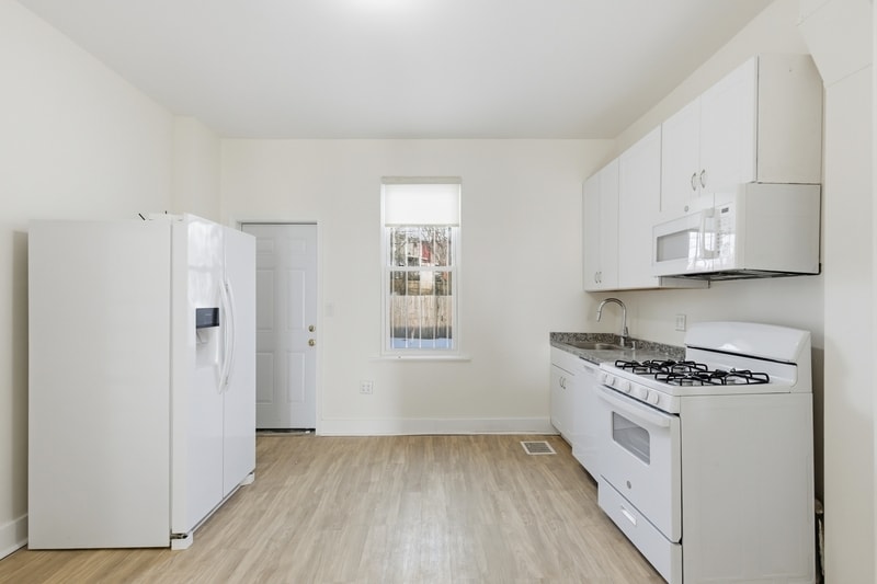 Building Photo - 2540 Frederick Ave