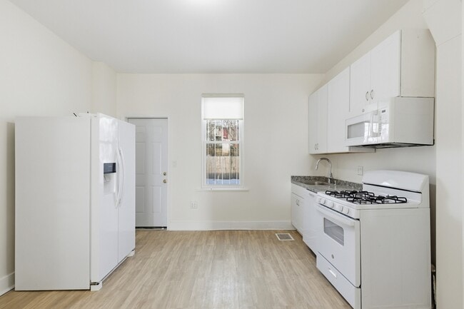 Building Photo - 2540 Frederick Ave