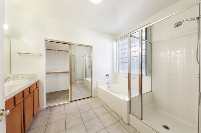 Building Photo - 9802 Bourbon Rose Ct
