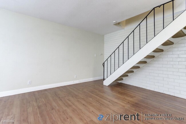 Building Photo - 2 br, 1 bath Condo - 9009 Casals Street, S...