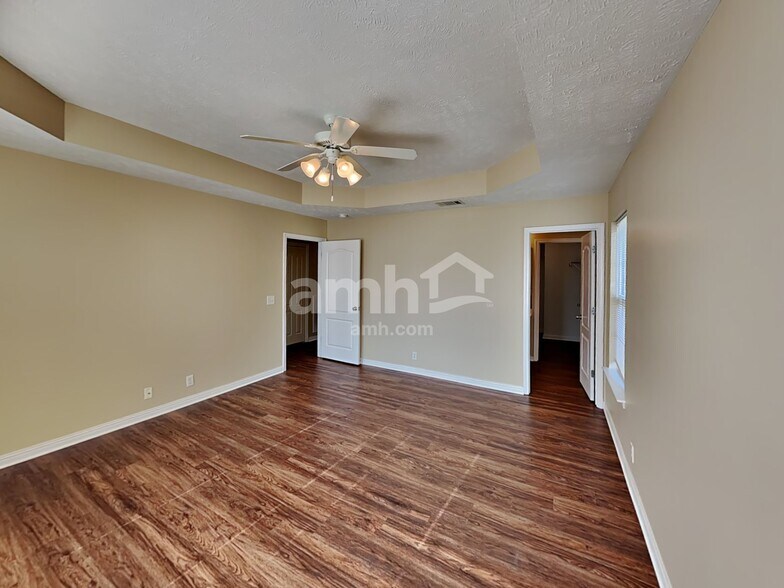 Building Photo - 805 McCumber Dr
