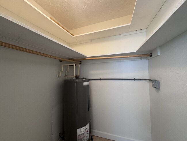 Building Photo - 420 Palmetto Ct