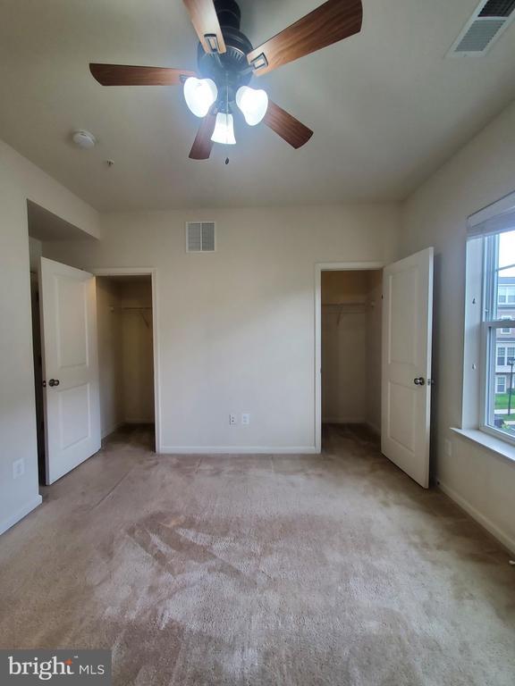 Building Photo - 135 Prado Ln