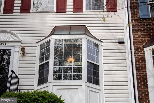 Building Photo - 2095 Pawlet Dr