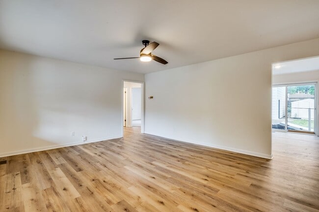 Building Photo - 215 N Hungerford St