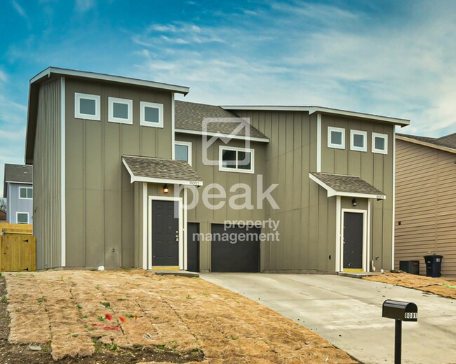 Building Photo - $1599! 3Bed/2.5Bath Fort Worth Duplex!