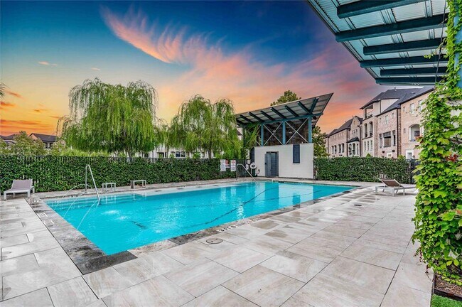 Building Photo - 2730 Dolce Oaks Dr