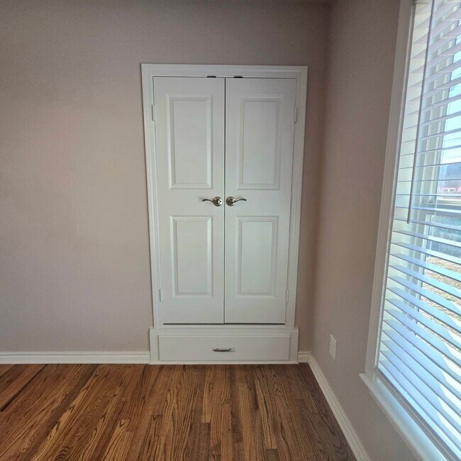 Building Photo - Charming remodeled 3-bedroom home for lease!